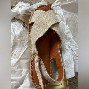 ALOHAS Beige Cross-Strap Sandals